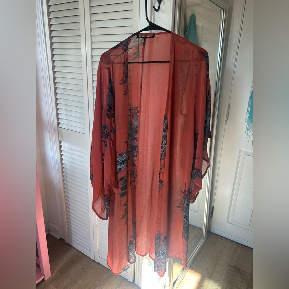 Source Unknown Sheer Coral Kimono with Black Floral Trim - Picture 3 of 3